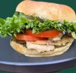 เบเกิลซาวโดว์ไก่และเพสโต้