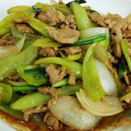 ผัดพริกหยวก