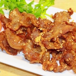 สามชั้นทอดน้ำปลา