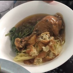 Gravy Soup with Steam Chicken