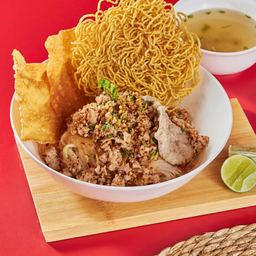 เตี๋ยวต้มยำหมูล้วนพริกคั่ว.