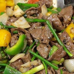 เนื้อวัวผัดพริกไทยดำ