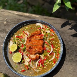 ทอง ข้าวหมูทอด กรุงเทพกรีฑา