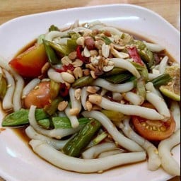 ไก่หมุนละมุนลิ้น ส้มตำสองพี่น้อง