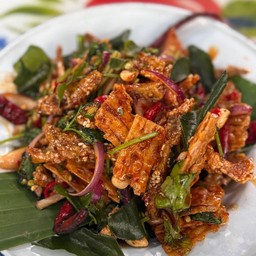 ยำสามกรอบ