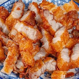 ข้าวสามชั้นทอด น้ำจิ้มแจ่ว