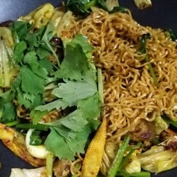 มาม่า ผัดผงกระหรี่