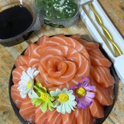 เค้กแซลมอน 300กรัม (แถมป้ายHBD)