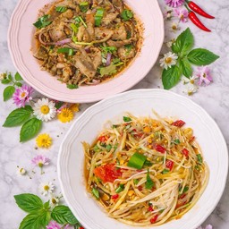 น้ำตกหมู + ส้มตำคุณหญิง