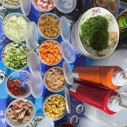 ร้านยำหมูล้น