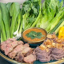 เมี่ยงหมี่หมูย่าง