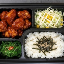 ข้าวไก่กรอบเกาหลี ซอสเผ็ดพ่นไฟ (Korean Spicy Chili Glazed)
