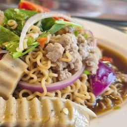 ยำมาม่า (ทางร้านไม่แยกน้ำยำ/อื่นๆ)