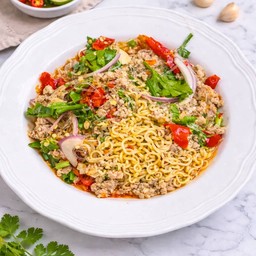 ยำมาม่า หมูสับ