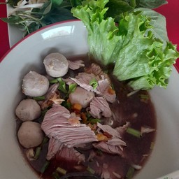 ก๋วยเตี๋ยวเส้นเล็กเนื้อ น้ำตก