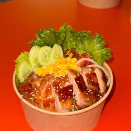 สลัดไก่ย่างซอสงา