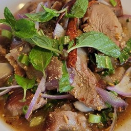 น้ำตกคอหมูย่าง รีบสั่งนะหมดเร็วที่สุด
