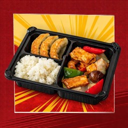 Set B1  เกี๊ยวซ่าหมู 3 ชิ้น + ซูบูตะ + ข้าวสวยญี่ปุ่น