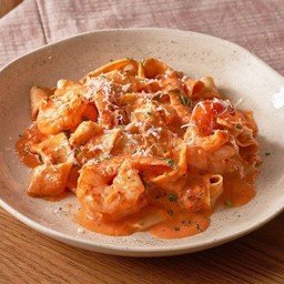 พัพพาร์เดลกุ้งซอสวอดก้า