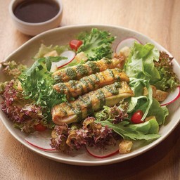 สลัดไก่เพสโตย่างน้ำสลัดบัลซามิค