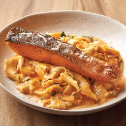 พัพพาร์เดลล์แซลมอนพิ้งค์ซอส