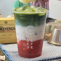 มัทฉะลาเต้ สตอเบอรี่