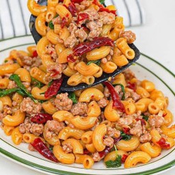 มักกะโรนีผัดกะเพราพริกแห้ง