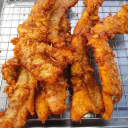 หมูสามชั้นทอดกระเทียม ขีดละ60