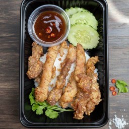 ข้าวนึ่งหมูทอด โชคฤทัย Chokkarathai Moo Tod