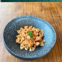 ฟาร์ฟาเล่ผัดไข่และไก่