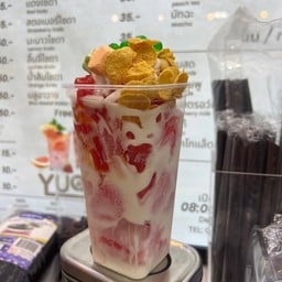 สตอเบอรี่โยเกิร์ตบิ๊กจัมโบ้