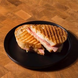 Ham&cheese sandwich + coffee