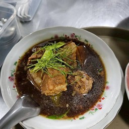 หมูสามชั้นต้มใบมะกรูด