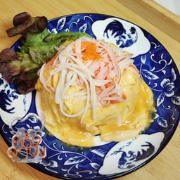 ข้าวไข่ข้นปูอัด (Creamy omelet with Crab stick )