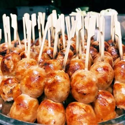 ใส้กรอกอีสานซอยทานสัมฤทธิ์11(ย่างเตาถ่านหอมๆ)