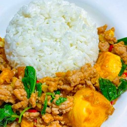 ข้าวกะเพราเต้าหู้หมูสับ