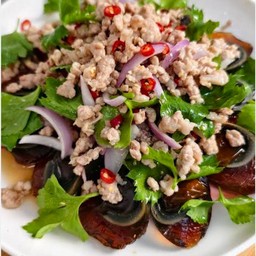 ยำำไข่เยี่ยวม้า+หมูสับ