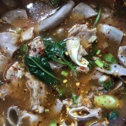 ต้มแซ่บ ลวกจิ้ม ยำแห้ง (ตลาดทรัพย์สมบูรณ์) ร้านอยู่ติดถนน ข้างกับซีเจ แถววัดไผ่เขียว