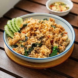 ข้าวกระเพราคลุก