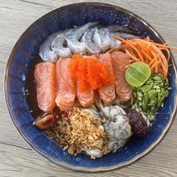 ตำสามสหาย (แซลม่อน+กุ้ง+หอยนางรม มีเส้นมะละกอ)