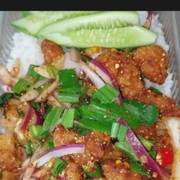 ข้าวยำไก่แซ่บ