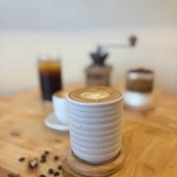 กาแฟ ลาเต้ ร้อน