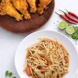 ส้มตำ + ไก่ทอด  ( เพิ่มปริมาณเป็น 4 ชิ้น )