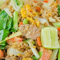 ข้าวผัดหมูชิ้น