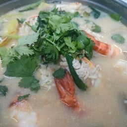 กุ้งครึ่งกิโลต้มยำน้ำใส