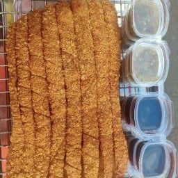 หมูกรอบนายเอฟ ตลาดไนท์ปากช่อง