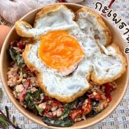 กะเพราตาโต