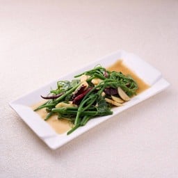 ยอดมะระหวานผัดพริกแห้ง