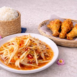 อิ่มแซ่บบๆ  ชุดส้มตำ + ไก่ทอด 3 ชิ้น + ข้าวเหนียว