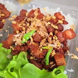 ข้าวหมูกระเทียม